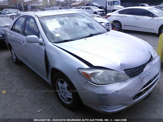 4T1BF32K72U518458 - 2002 TOYOTA CAMRY LE/XLE/SE ვერცხლისფერი ფოტო 1