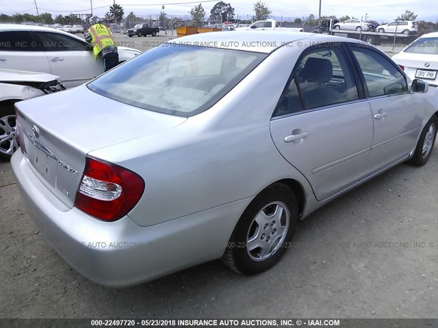 4T1BF32K72U518458 - 2002 TOYOTA CAMRY LE/XLE/SE ვერცხლისფერი ფოტო 4