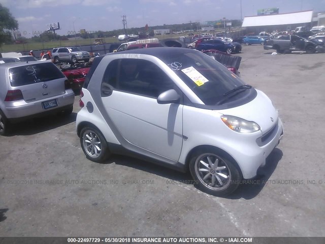 WMEEJ31X28K173326 - 2008 SMART FORTWO PURE/PASSION WHITE photo 1