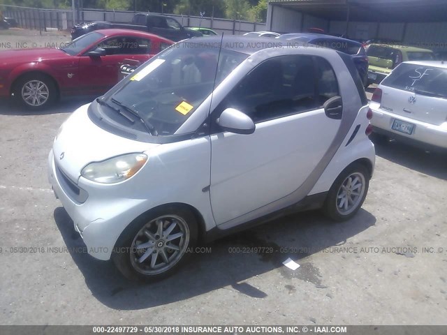 WMEEJ31X28K173326 - 2008 SMART FORTWO PURE/PASSION WHITE photo 2
