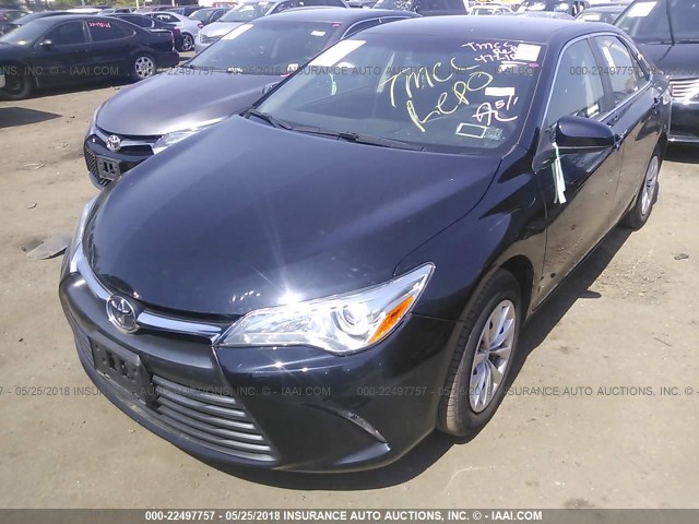 4T4BF1FK9FR472108 - 2015 TOYOTA CAMRY LE/XLE/SE/XSE შავი ფოტო 2