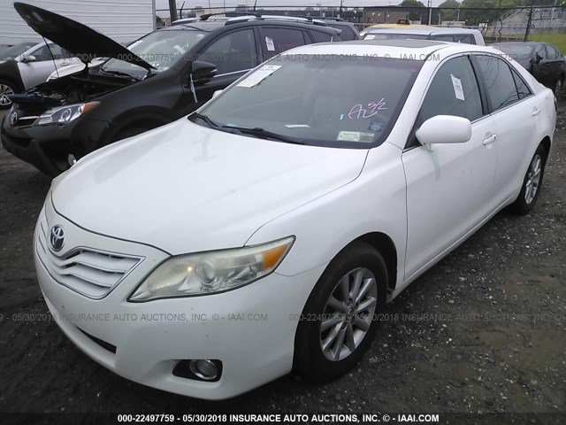 4T1BK3EKXAU601372 - 2010 TOYOTA CAMRY SE/LE/XLE WHITE photo 2