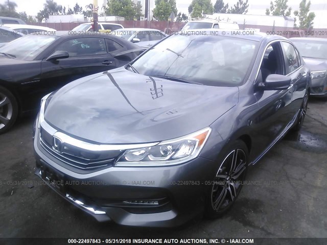 1HGCR2F5XHA070713 - 2017 HONDA ACCORD SPORT 灰色 照片 2