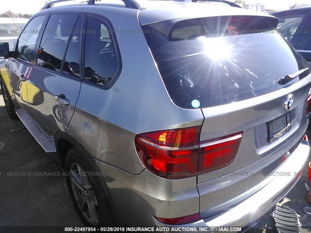5UXZW0C59C0B89489 - 2012 BMW X5 XDRIVE35D GRAY photo 3