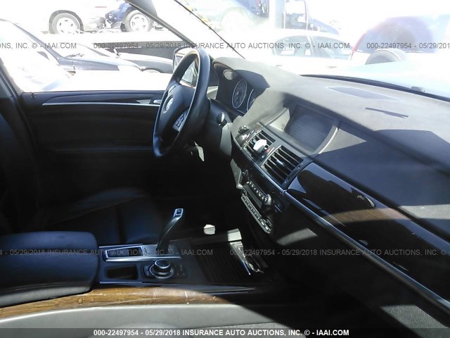 5UXZW0C59C0B89489 - 2012 BMW X5 XDRIVE35D GRAY photo 5