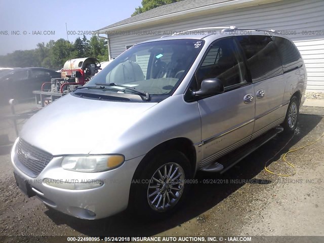 1C4GP64L2YB660560 - 2000 CHRYSLER TOWN & COUNTRY LIMITED SILVER photo 2