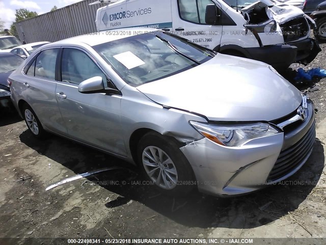 4T4BF1FKXGR527649 - 2016 TOYOTA CAMRY LE/XLE/SE/XSE SILVER photo 1