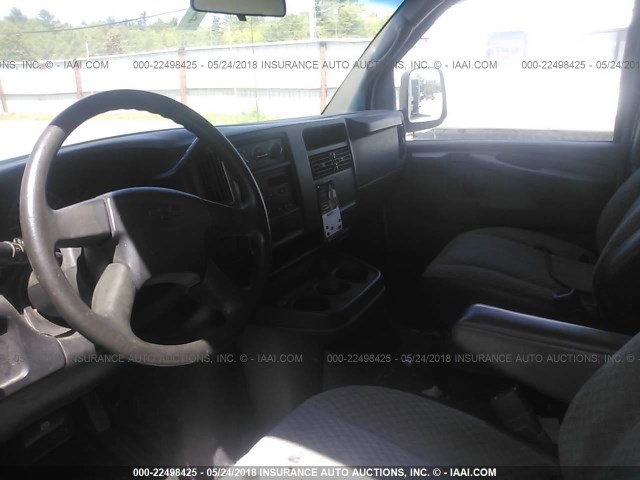 1GBHG31U161181148 - 2006 CHEVROLET EXPRESS G3500  Unknown photo 5