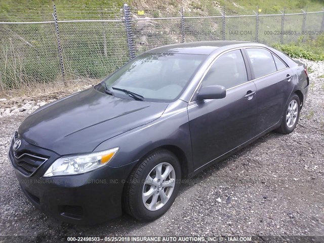 4T4BF3EK1BR217413 - 2011 TOYOTA CAMRY SE/LE/XLE 灰色 照片 2