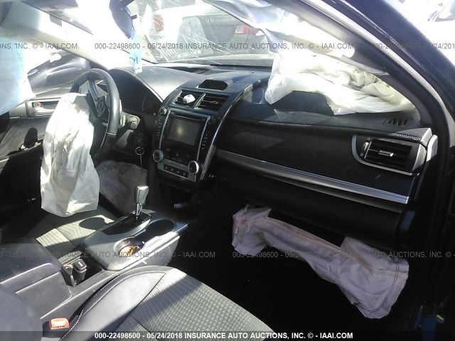 4T1BF1FK4EU735386 - 2014 TOYOTA CAMRY L/SE/LE/XLE 黑色 照片 5