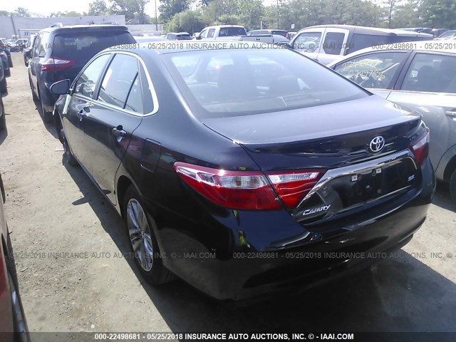 4T1BF1FK4FU090613 - 2015 TOYOTA CAMRY LE/XLE/SE/XSE BLACK photo 3