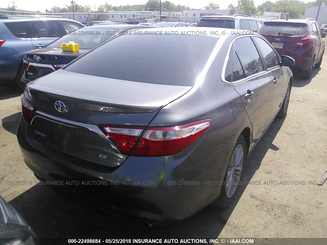4T1BF1FK4FU494494 - 2015 TOYOTA CAMRY LE/XLE/SE/XSE GRAY photo 4