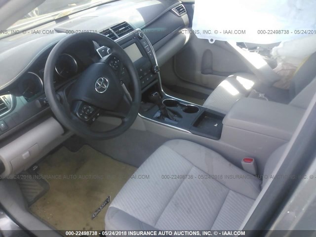 4T4BF1FKXGR538330 - 2016 TOYOTA CAMRY LE/XLE/SE/XSE 灰色 照片 5