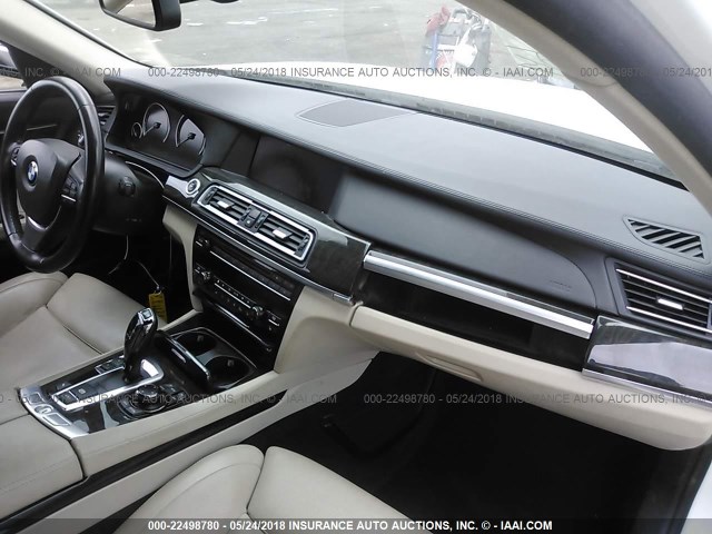 WBAKB4C5XCC576051 - 2012 BMW 740 LI WHITE photo 5