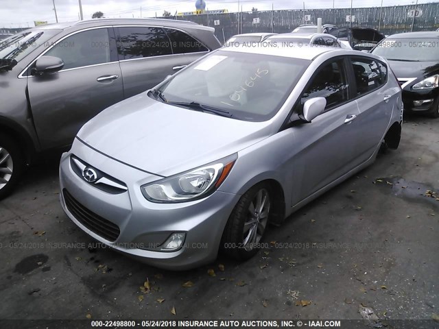 KMHCU5AE1DU104645 - 2013 HYUNDAI ACCENT GLS/SE SILVER photo 2