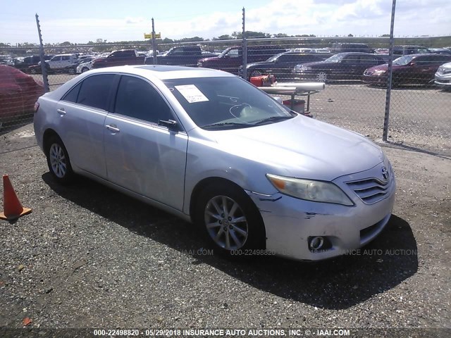 4T4BF3EKXBR187800 - 2011 TOYOTA CAMRY SE/LE/XLE ვერცხლისფერი ფოტო 1