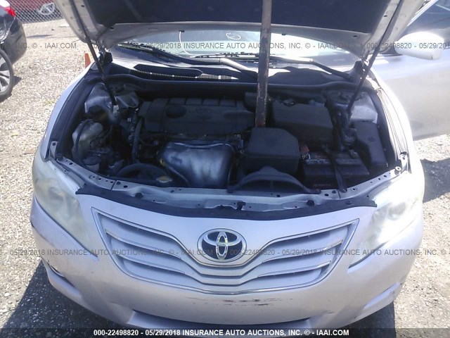 4T4BF3EKXBR187800 - 2011 TOYOTA CAMRY SE/LE/XLE ვერცხლისფერი ფოტო 10
