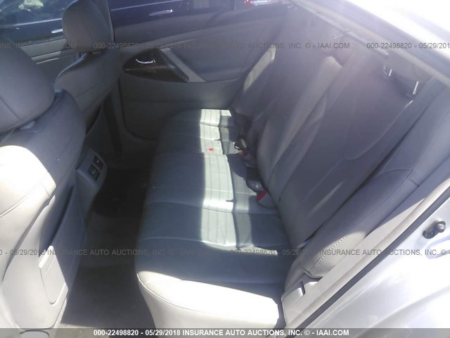 4T4BF3EKXBR187800 - 2011 TOYOTA CAMRY SE/LE/XLE ვერცხლისფერი ფოტო 8