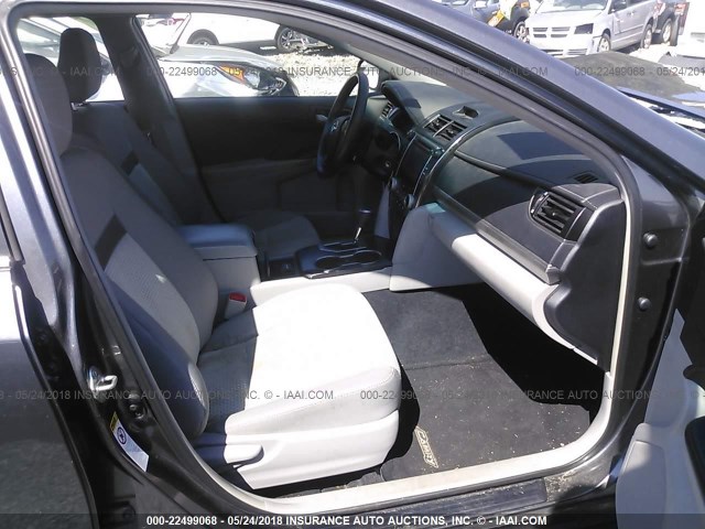4T1BF1FK2EU461895 - 2014 TOYOTA CAMRY L/SE/LE/XLE Boz foto 5