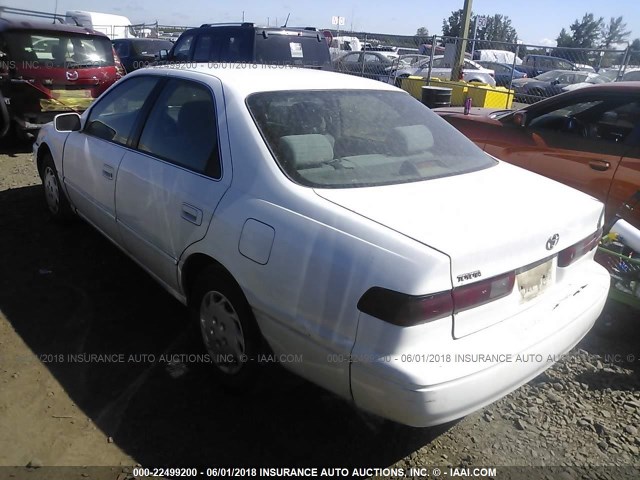 JT2BG22K7V0060422 - 1997 TOYOTA CAMRY LE/XLE Білий фото 3