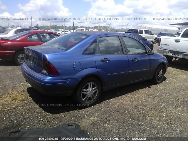 1FAFP34P02W117176 - 2002 FORD FOCUS SE/SE COMFORT BLUE photo 4