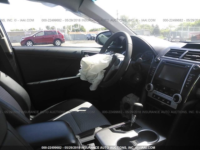 4T1BF1FK5EU855309 - 2014 TOYOTA CAMRY L/SE/LE/XLE 红色 照片 5