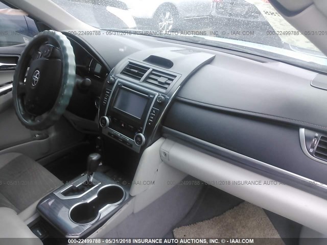 4T1BD1FK6CU014988 - 2012 TOYOTA CAMRY HYBRID/LE/XLE 蓝色 照片 5