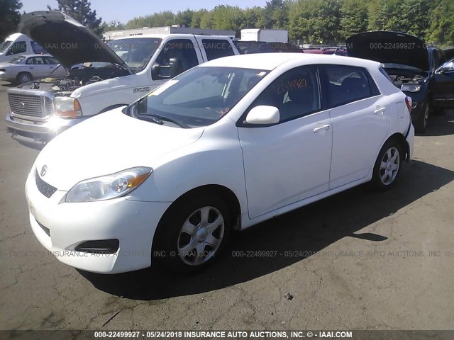 2T1KU4EE0AC440199 - 2010 TOYOTA COROLLA MATRIX  WHITE photo 2