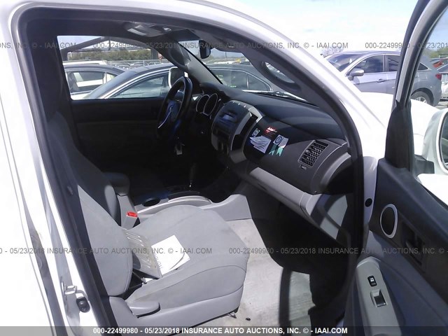 5TEJU62N09Z600518 - 2009 TOYOTA TACOMA DOUBLE CAB PRERUNNER WHITE photo 5