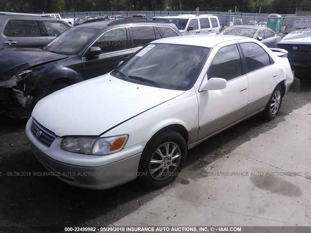 JT2BG22K0Y0393890 - 2000 TOYOTA CAMRY CE/LE/XLE WHITE photo 2