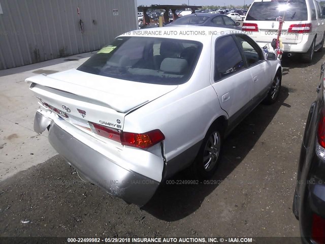 JT2BG22K0Y0393890 - 2000 TOYOTA CAMRY CE/LE/XLE WHITE photo 4