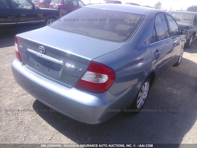 JTDBE32K520125234 - 2002 TOYOTA CAMRY LE/XLE/SE შავი ფოტო 4