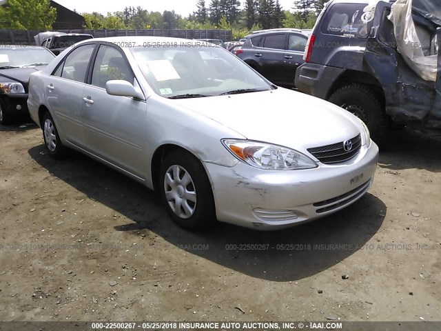 JTDBE32KX40299805 - 2004 TOYOTA CAMRY LE/XLE SILVER photo 1