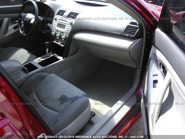 4T1BK46K27U040209 - 2007 TOYOTA CAMRY NEW GENERAT LE/XLE/SE RED photo 5