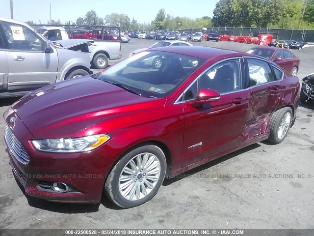 3FA6P0LU7FR202501 - 2015 FORD FUSION SE HYBRID BURGUNDY photo 2