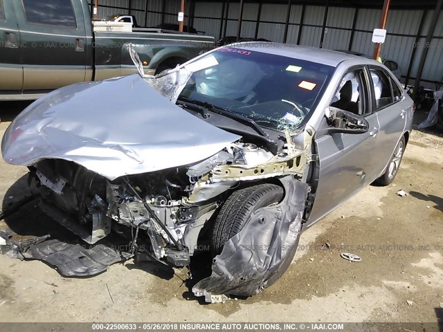 4T1BF1FK9FU084886 - 2015 TOYOTA CAMRY LE/XLE/SE/XSE SILVER photo 2