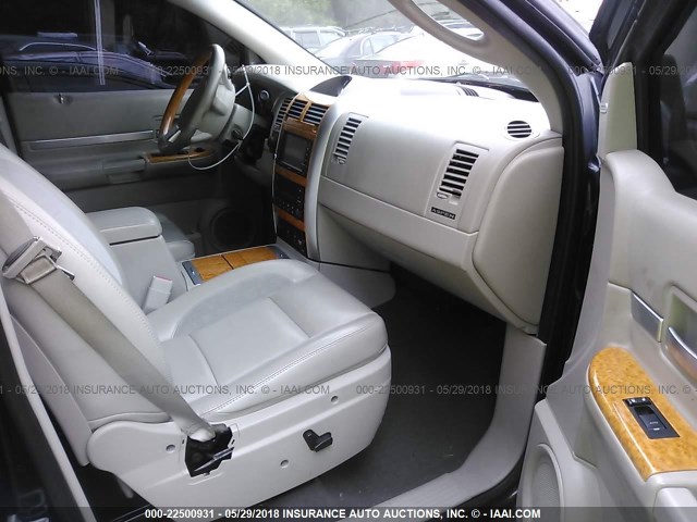 1A8HW58258F101038 - 2008 CHRYSLER ASPEN LIMITED BLACK photo 5