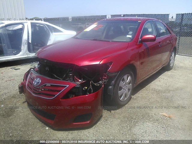 4T4BF3EK5AR063951 - 2010 TOYOTA CAMRY SE/LE/XLE RED photo 2