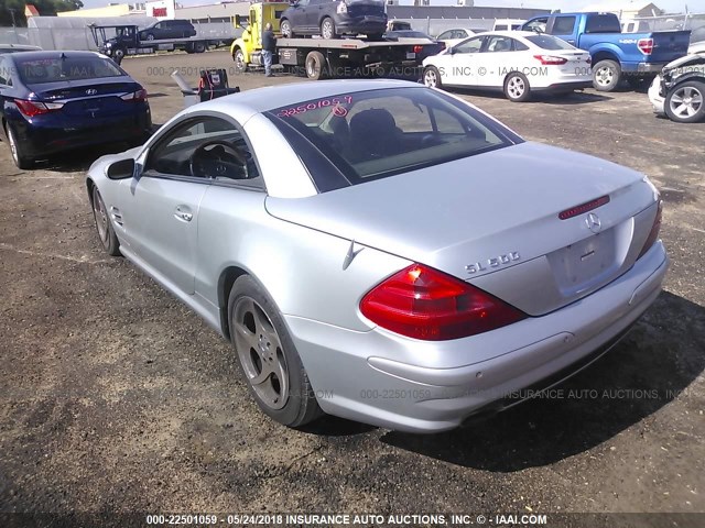 WDBSK75F15F103116 - 2005 MERCEDES-BENZ SL 500 SILVER photo 3