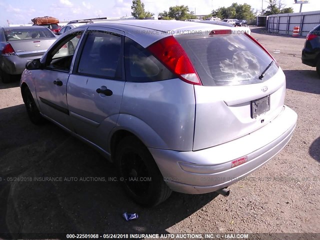 3FAFP37333R121994 - 2003 FORD FOCUS ZX5 SILVER photo 3