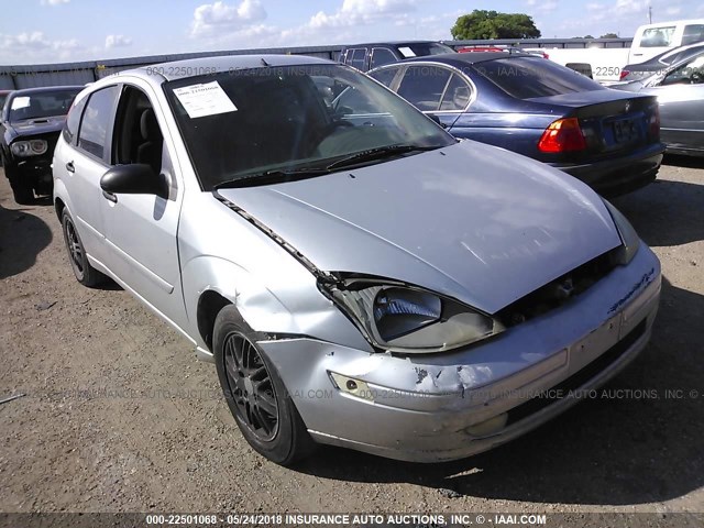 3FAFP37333R121994 - 2003 FORD FOCUS ZX5 SILVER photo 6