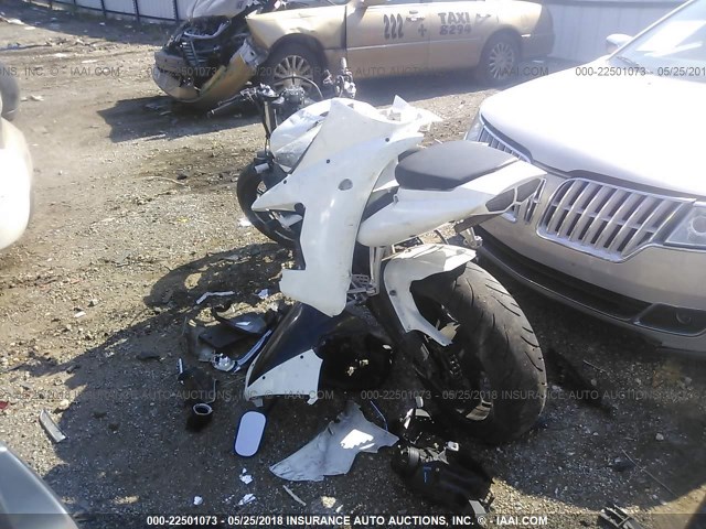 JYARJ06E85A022865 - 2005 YAMAHA YZFR6 L WHITE photo 3