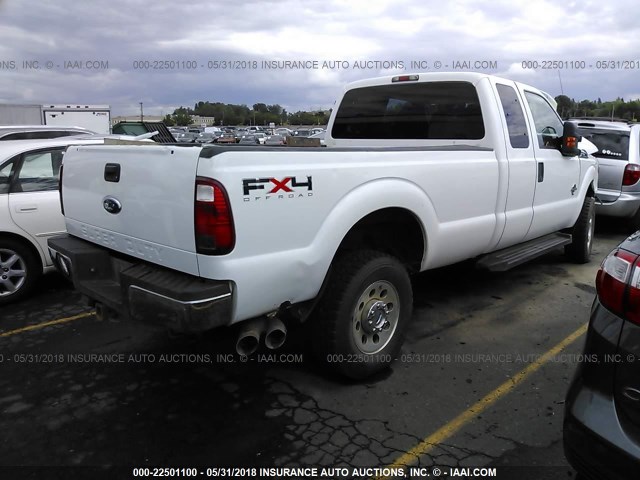 1FT8X3BT0BEB75054 - 2011 FORD F350 SUPER DUTY WHITE photo 4