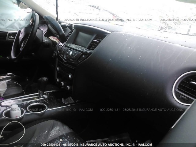 5N1AR2MN1GC663674 - 2016 NISSAN PATHFINDER S/SV/SL/PLATINUM SILVER photo 5