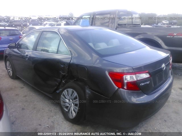 4T1BF1FK6CU047600 - 2012 TOYOTA CAMRY SE/LE/XLE ნაცრისფერი ფოტო 3