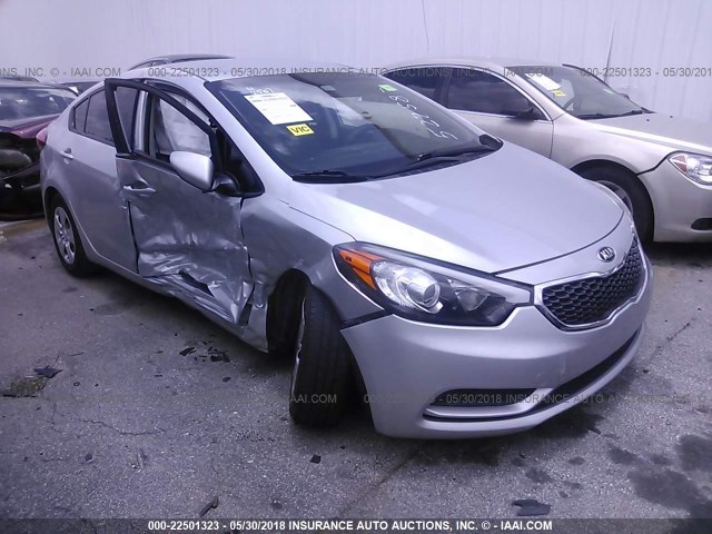 KNAFK4A62G5522587 - 2016 KIA FORTE LX SILVER photo 1