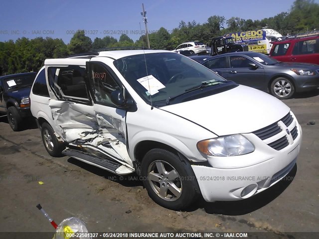 2D4GP44L05R228392 - 2005 DODGE GRAND CARAVAN SXT WHITE photo 1