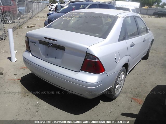 1FAFP34NX7W362458 - 2007 FORD FOCUS ZX4/S/SE/SES 灰色 照片 4