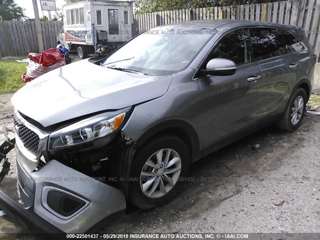 5XYPG4A35GG172023 - 2016 KIA SORENTO LX/L SILVER photo 2