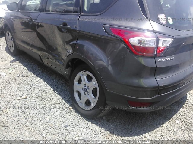 1FMCU0F71HUA45857 - 2017 FORD ESCAPE S GRAY photo 6